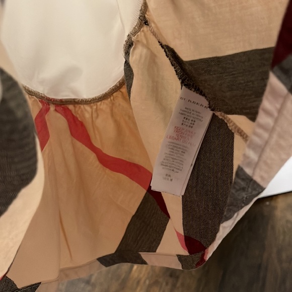 Authentic Burberry dress - Picture 3 of 4